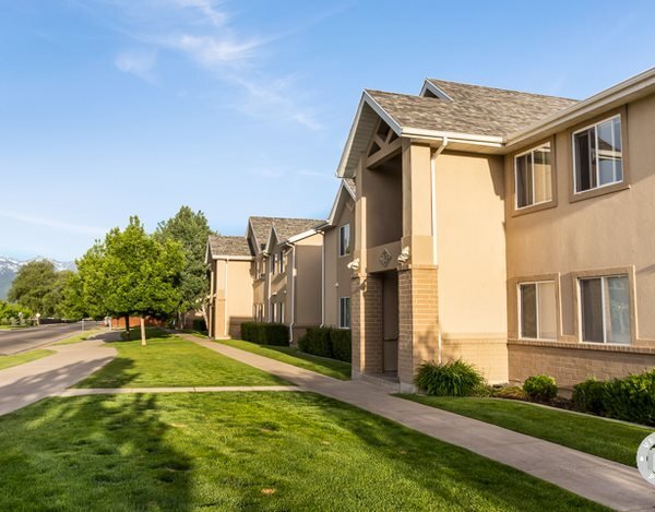 Riverwalk Apartments in Logan, UT - Foto de edificio