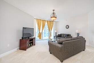 241 Riverside Dr in Holly Hill, FL - Building Photo - Building Photo