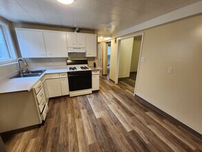 1024 E 12th Ave, Unit 1024 E 12 ave unit 4 in Anchorage, AK - Foto de edificio - Building Photo