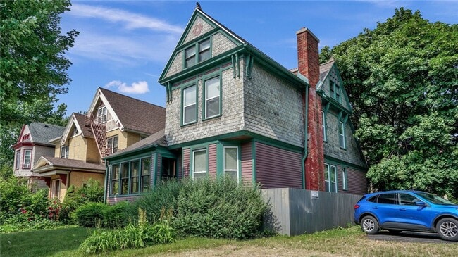 property at 407 Alexander St