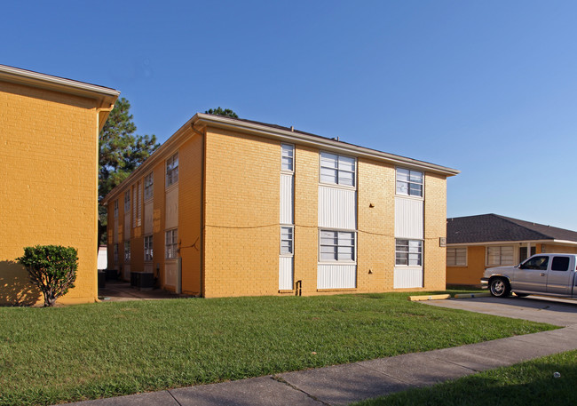 1621-1625 Apache Dr in Harvey, LA - Building Photo - Building Photo