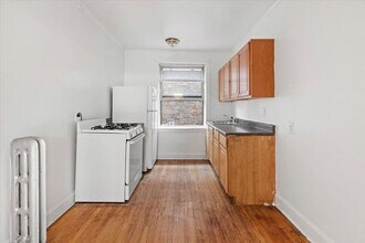 2342 W Touhy Ave in Chicago, IL - Building Photo - Building Photo