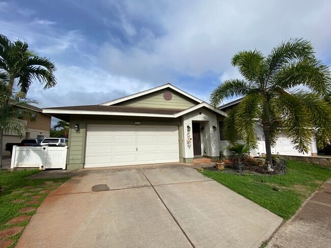 property at 94-210-210 Pouhana Lp