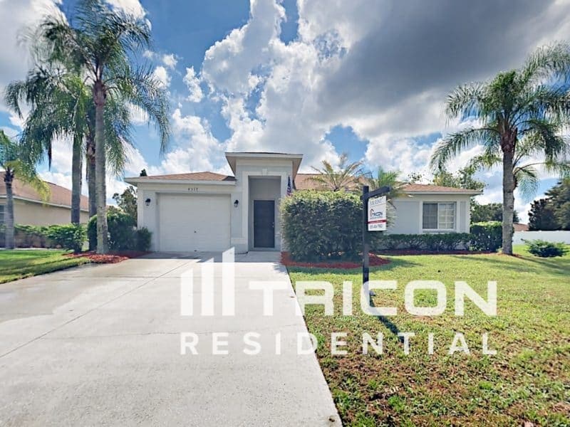4517 Country Hills Blvd in Plant City, FL - Building Photo