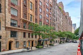 Southgate Cooperative in New York, NY - Building Photo - Building Photo