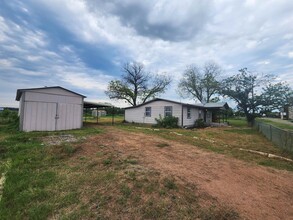 624 CR 408 in Valley Spring, TX - Building Photo - Building Photo