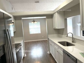 1995 Hovington Cir W in Jacksonville, FL - Building Photo - Building Photo