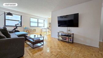 401 2nd Ave in New York, NY - Building Photo
