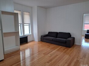 41-18 48th Ave in Queens, NY - Building Photo - Building Photo