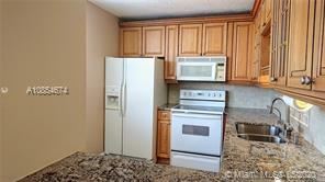 9440 Live Oak Pl in Davie, FL - Foto de edificio - Building Photo