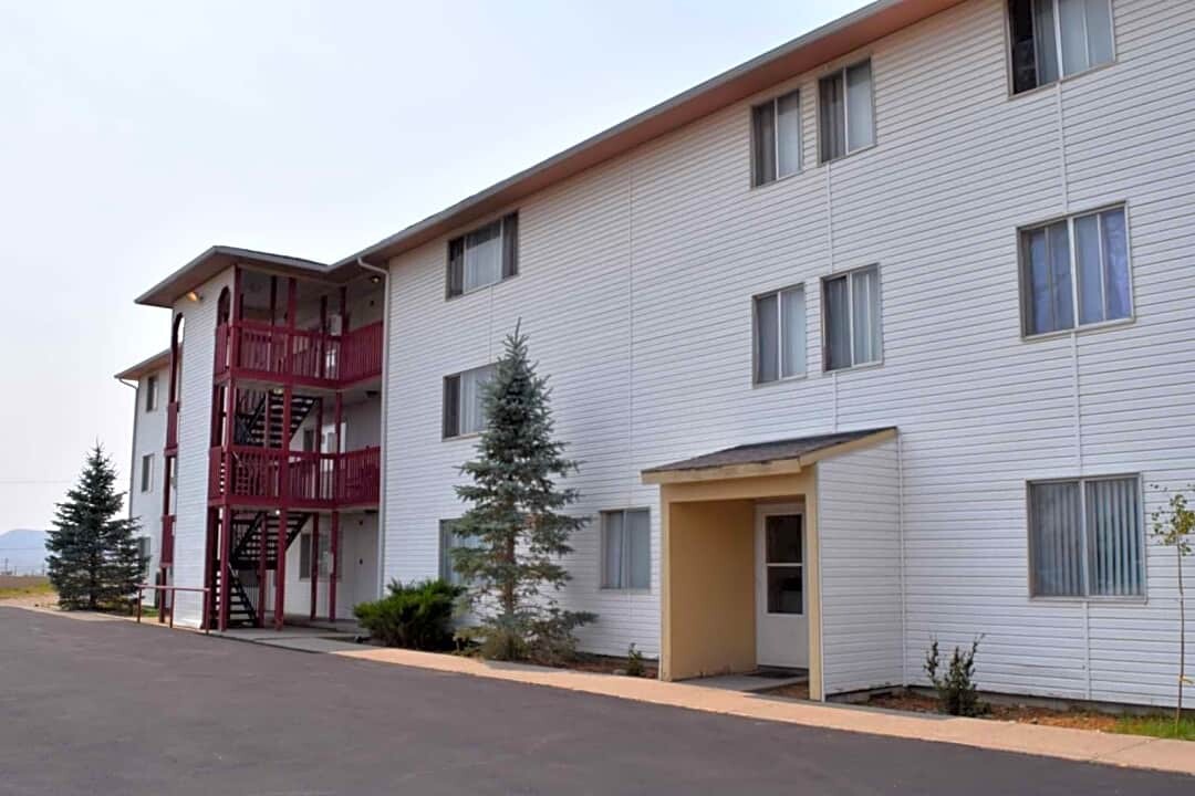 1627 W Maple St in Rawlins, WY - Building Photo