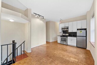 619 E 5th St, Unit 4 in New York, NY - Building Photo - Building Photo