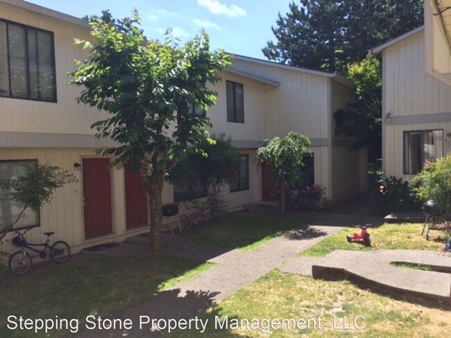901 SE Ford St in McMinnville, OR - Building Photo - Building Photo