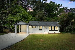 2223 Columbia Dr in Decatur, GA - Building Photo
