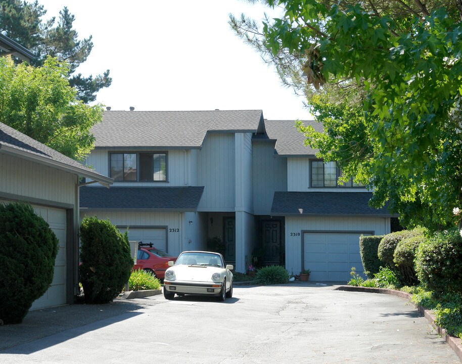 2310 Maher Dr in Santa Rosa, CA - Building Photo