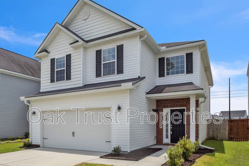 821 Redbud Ln in Summerville, SC - Building Photo