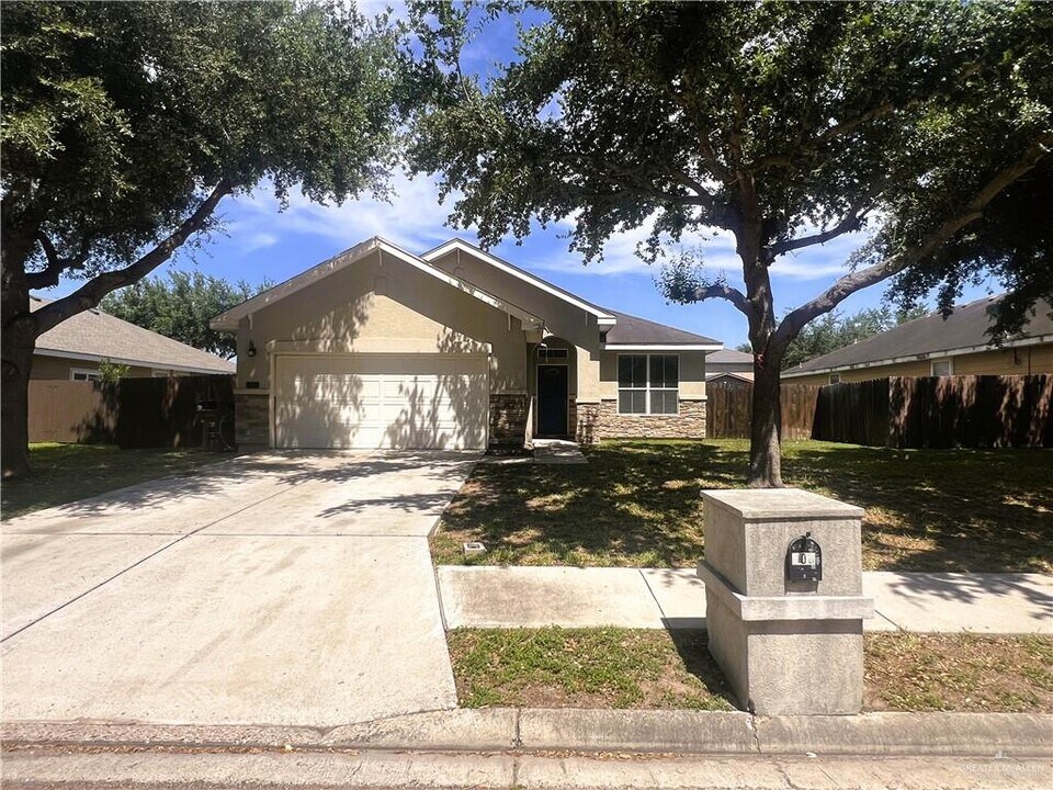 608 Steamboat Dr in Edinburg, TX - Building Photo