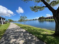 203 Lake Pointe Dr in Oakland Park, FL - Building Photo - Building Photo