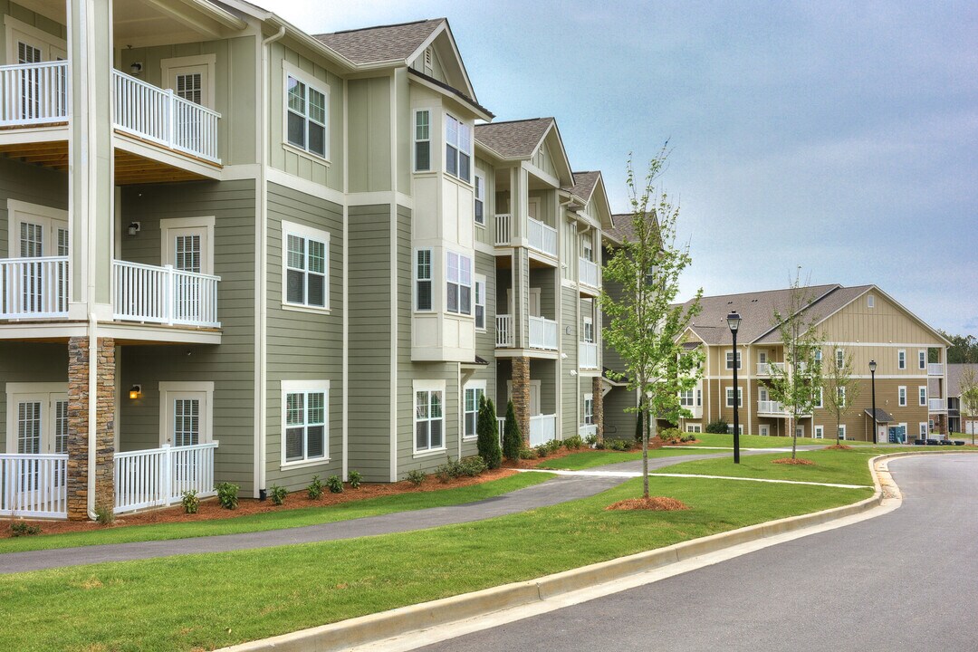 Lullwater At Riverwood in Evans, GA - Building Photo
