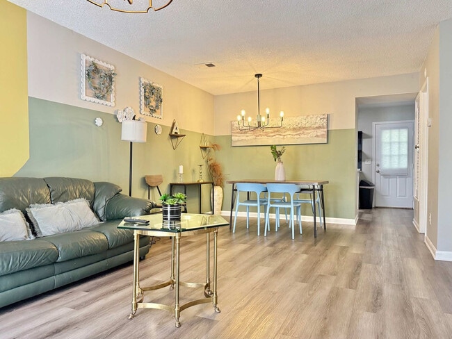 1275 Sweet Pine Dr in Norcross, GA - Building Photo - Building Photo