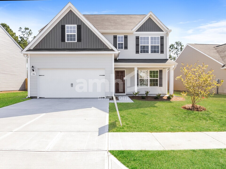 1386 John Swann St in Navassa, NC - Building Photo