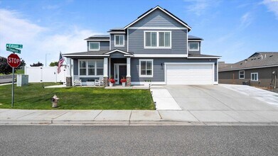 1140 W Edison St in Connell, WA - Building Photo - Building Photo