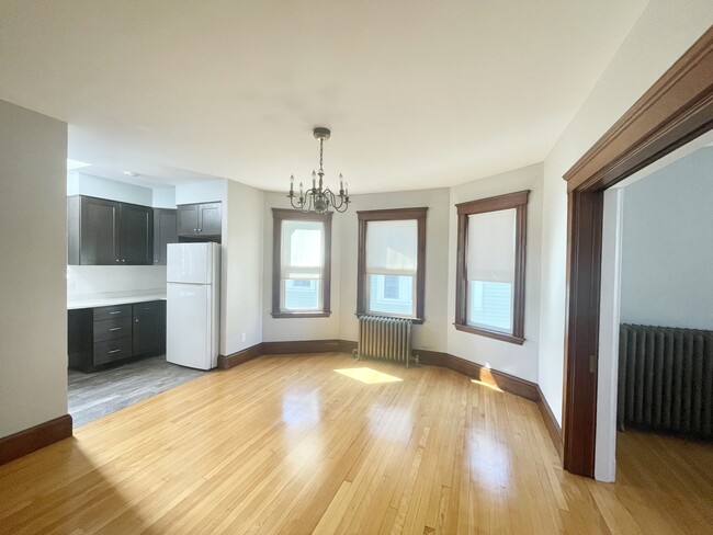 66 Perthshire Rd, Unit 2 in Boston, MA - Building Photo - Building Photo