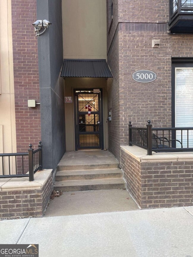 property at 5300 Peachtree Blvd