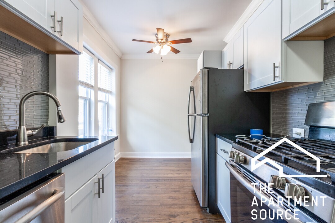 3821 N Greenview Ave in Chicago, IL - Building Photo