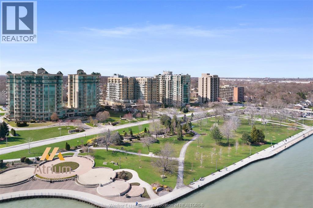 4789 Riverside Dr E in Windsor, ON - Building Photo