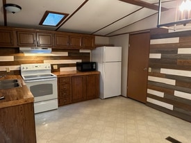 111Herron Road in Knoxville, TN - Building Photo