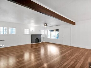 7315 S Harvard Blvd in Los Angeles, CA - Foto de edificio - Building Photo