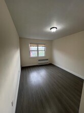 6150 219th St in Queens, NY - Foto de edificio - Building Photo