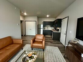 2411 S Jackson Ave, Unit 2425-2 in Joplin, MO - Building Photo