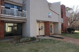 108 Pico Ct in Hamilton, NJ - Foto de edificio - Building Photo