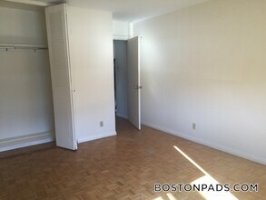 1455 Commonwealth Ave in Boston, MA - Foto de edificio - Building Photo