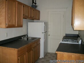 231-235 Park Dr in Boston, MA - Building Photo - Building Photo
