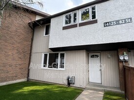 14125-14182 82 St NW in Edmonton, AB - Building Photo