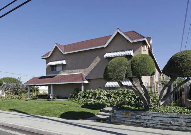 Walker Garden Apartments in Buena Park, CA - Building Photo - Building Photo