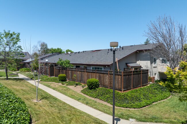 Merrivale Views in San Jose, CA - Building Photo - Building Photo