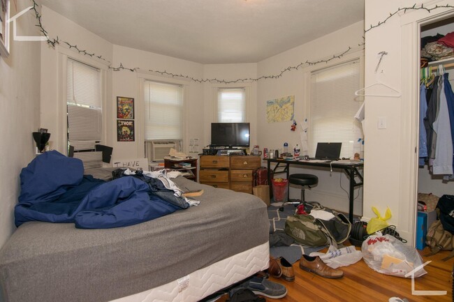 548 Washington St, Unit 1 in Boston, MA - Building Photo - Building Photo