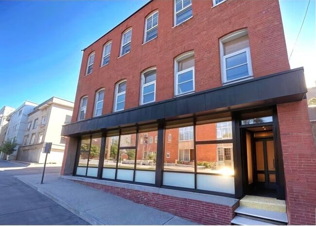 61 Field St in Waterbury, CT - Building Photo - Building Photo