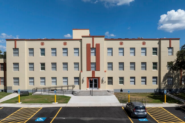 Landmark 301 in Conroe, TX - Building Photo - Building Photo