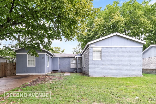 127 Woodhill St in Mesquite, TX - Building Photo - Building Photo