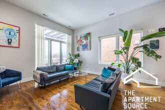 2409 W Catalpa Ave in Chicago, IL - Building Photo - Building Photo