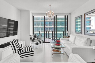 1300 S Miami Ave, Unit 3007 in Miami, FL - Building Photo - Building Photo