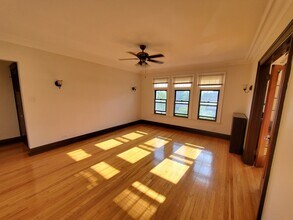 2352 N Spaulding Ave in Chicago, IL - Building Photo - Building Photo