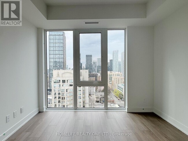 308-1308 Jarvis St in Toronto, ON - Building Photo - Building Photo