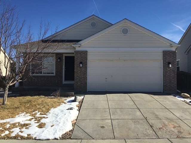 9946 Helena St in Commerce City, CO - Building Photo