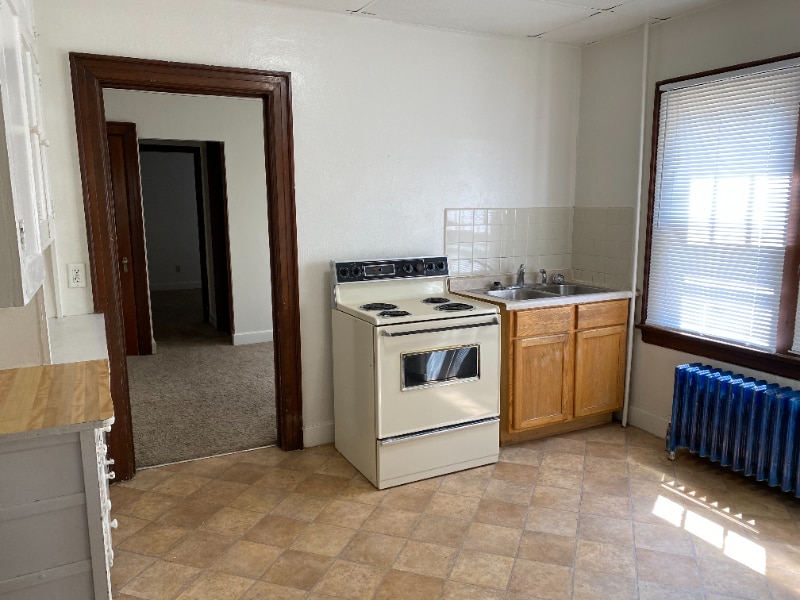 264 College St SE in Valley City, ND - Building Photo